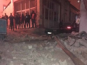 İzmir'de 4,9 büyüklüğünde deprem