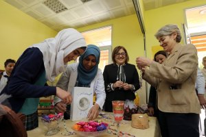 UNESCO Genel Direktöründen Suriyeli öğrencilere ziyaret