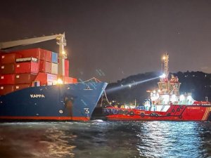 İstanbul Boğazı gemi trafiğine açıldı