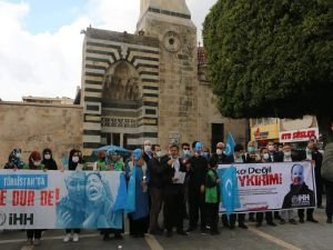 Adana'da Çin'in Uygur Müslümanlarına yönelik zulümleri telin edildi