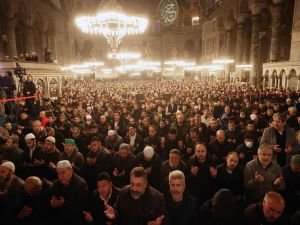 Yeni yılın ilk sabahında vatandaşlar Ayasofya Camiinde buluştu