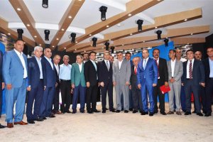 25 yılını tamamlayan esnaflara hediyeler verildi