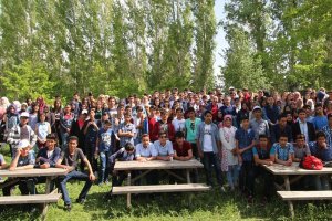 Ağrı Valisi lise öğrencileriyle piknikte buluştu