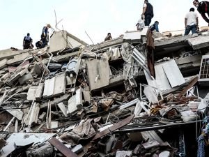 İran'dan sahra hastanesi, sağlık ekibi ve insani yardım malzemesi desteği