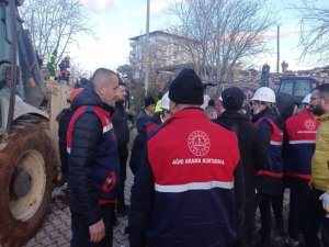 MEB'in 5 bin kişilik AKUB ekibi arama kurtarma çalışmalarına destek veriyor