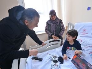 İstanbul'a sevk edilen yaralı depremzedelerin 2 bin 394'ü taburcu oldu