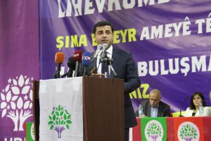 Demirtaş Başbakan’a hakaret etti