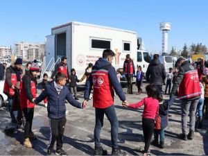 Çocuklarda depremin neden olduğu yıkıcı psikolojik etki nasıl kontrol edilir