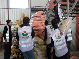 HAKSİAD Van Şubesi, Kahramanmaraş'a 1 tır erzak ulaştırdı