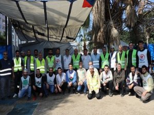 İslami STK gönüllüleri: Allah rızası için elimizden gelen her şeyi yapmaya çalışıyoruz