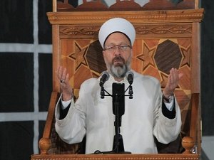 Diyanet İşleri Başkanı Ali Erbaş Kahramanmaraş'ta düzenlenen Berat Kandili programına katıldı