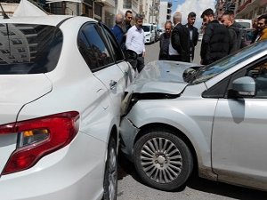 Batman'da maddi hasarlı trafik kazası meydana geldi