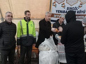 Umut Kervanı aracılığı ile depremzedelere iftar yemeği verildi