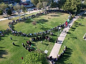 Mersin milletvekili adayı Faruk Dinç halkla bayramlaştı