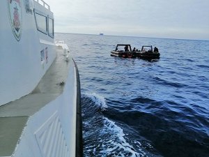 Çanakkale açıklarında 18 düzensiz göçmen kurtarıldı