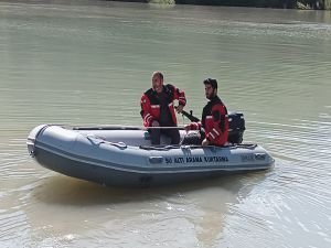 Munzur Çayı'nda kaybolan 3 kişinin bulunması için çalışmalar devam ediyor