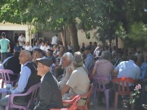 Patlamada hayatını kaybedenlerin aileleri taziyeleri kabul etti