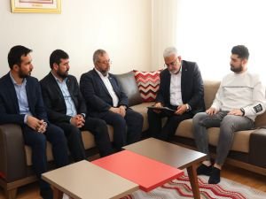 Yapıcıoğlu'ndan 15 Temmuz Şehidi Karaaslan'ın ailesine ziyaret
