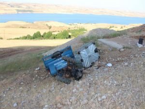Çapa motoru şarampole yuvarlandı: 1 ölü