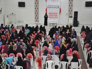 “Yeni Neslin İnşasında İslam ve Gençlik” semineri