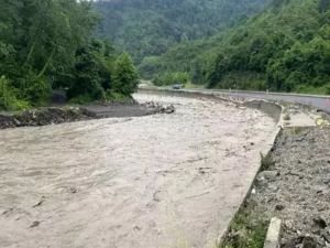 Ordu'da sağanak günlük hayatı olumsuz etkiliyor