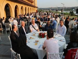 15 Temmuz şehitlerinin aileleri düzenlenen yemekte bir araya geldi