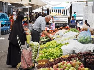 Semt pazarcıları: Millet sepetini dolduramıyor, işlerimiz çok kötü