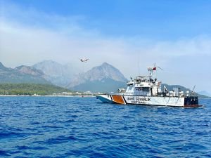 Çanakkale açıklarında ölüme terk edilen 41 düzensiz göçmen kurtarıldı