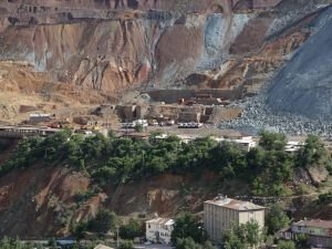 Maden ilçesi göçük tehlikesiyle karşı karşıya