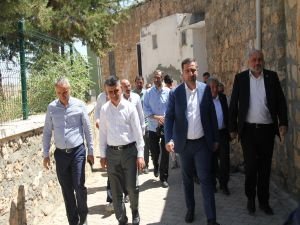 HÜDA PAR heyetinden Şehid Sacit Pişgin'in Midyat'taki ailesine ziyaret