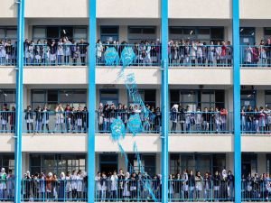 Abluka altındaki Gazze'de 625 bin öğrenci okula başladı