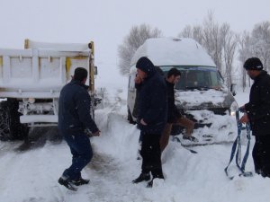 Bingöl'de mahsur kalan köylüler 6 saat sonra kurtarıldı