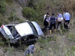 Otomobil şarampole uçtu