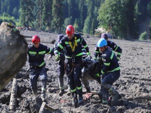 Gürcistan'da heyelan: 2 ölü