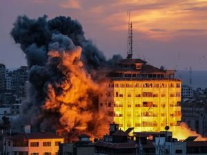 Siyonist işgal rejiminin Gazze'ye yönelik saldırıları gece boyunca sürdü