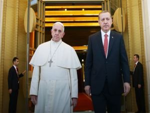 Cumhurbaşkanı Erdoğan'dan Papa Fransuva'ya: Olimpiyatlardaki ahlaksız gösteriler infiale yol açtı