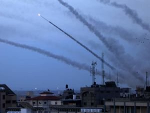 Filistin direnişi, gece boyunca işgal rejimini füzelerle vurdu