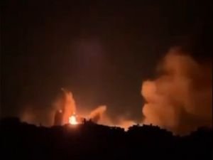 Gazze'ye şiddetli bombardıman altında