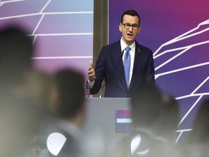 Polonya'da hükümet kurma görevi Morawiecki'ye verildi