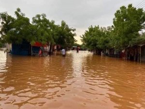 Somali'de seller nedeniyle 30 kişi hayatını kaybetti, 500 bin kişi evsiz kaldı