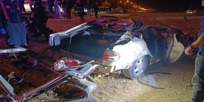 Batman'da otomobil tıra çarptı: 2 çocuk hayatını kaybetti, amca ağır yaralı