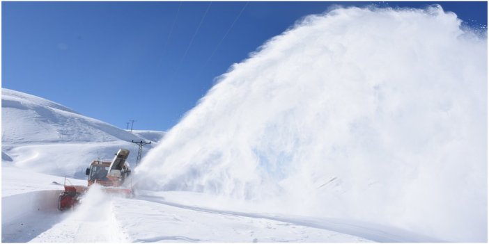 Bitlis’te hayat durdu, 335 yerleşim yeri ulaşıma kapandı.