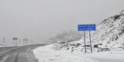 Karabet Geçidi'nde kar yağdı: Trafik olumsuz etkilendi