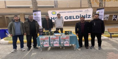 Peygamber Sevdalıları Şanlıurfa Koordinatörlüğünden üniversitelilerin standına ziyaret