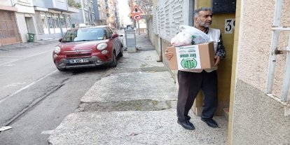 Bursa Umut Kervanı ihtiyaç sahibi ailelere gıda yardımında bulundu