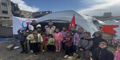 Yetimler Vakfı'ndan Gazze'de battaniye ve çadır yardımı