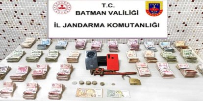 Batman'da hayır kutusundan çalınan 200 bin TL Mardin'de ele geçirildi