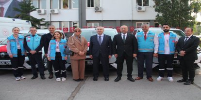 Adana'da Sağlık Bakanlığı tarafından tahsis edilen ambulans ve sağlık araçları törenle teslim edildi