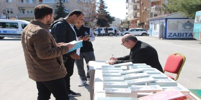 Mardin'de Gazze yararına kitap satışı yapıldı