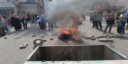 Bingöl'de su kesintisine tepki: Mahalle sakinleri yolu kapattı